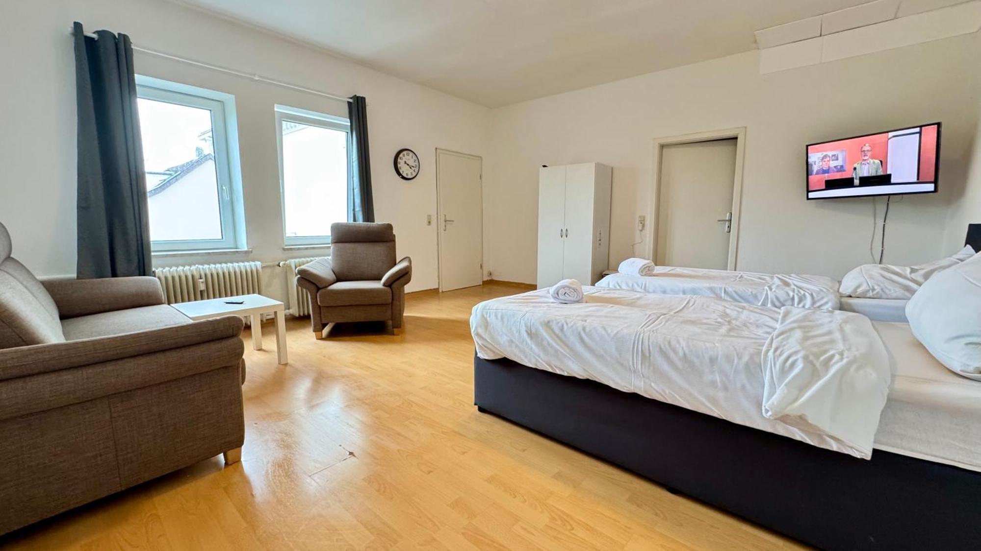 Apartments Im Herzen Von Neumuenster Innenstadt & Hbf Fusslaeufig, Mit Privatparkplatz Neumünster Exterior foto